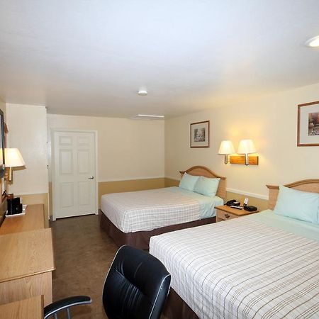 Edinburg Executive Inn Екстер'єр фото