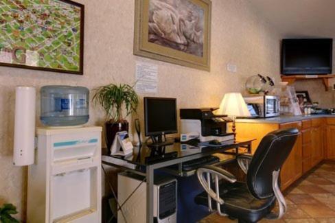 Edinburg Executive Inn Екстер'єр фото