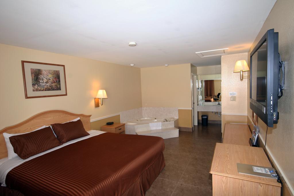 Edinburg Executive Inn Екстер'єр фото
