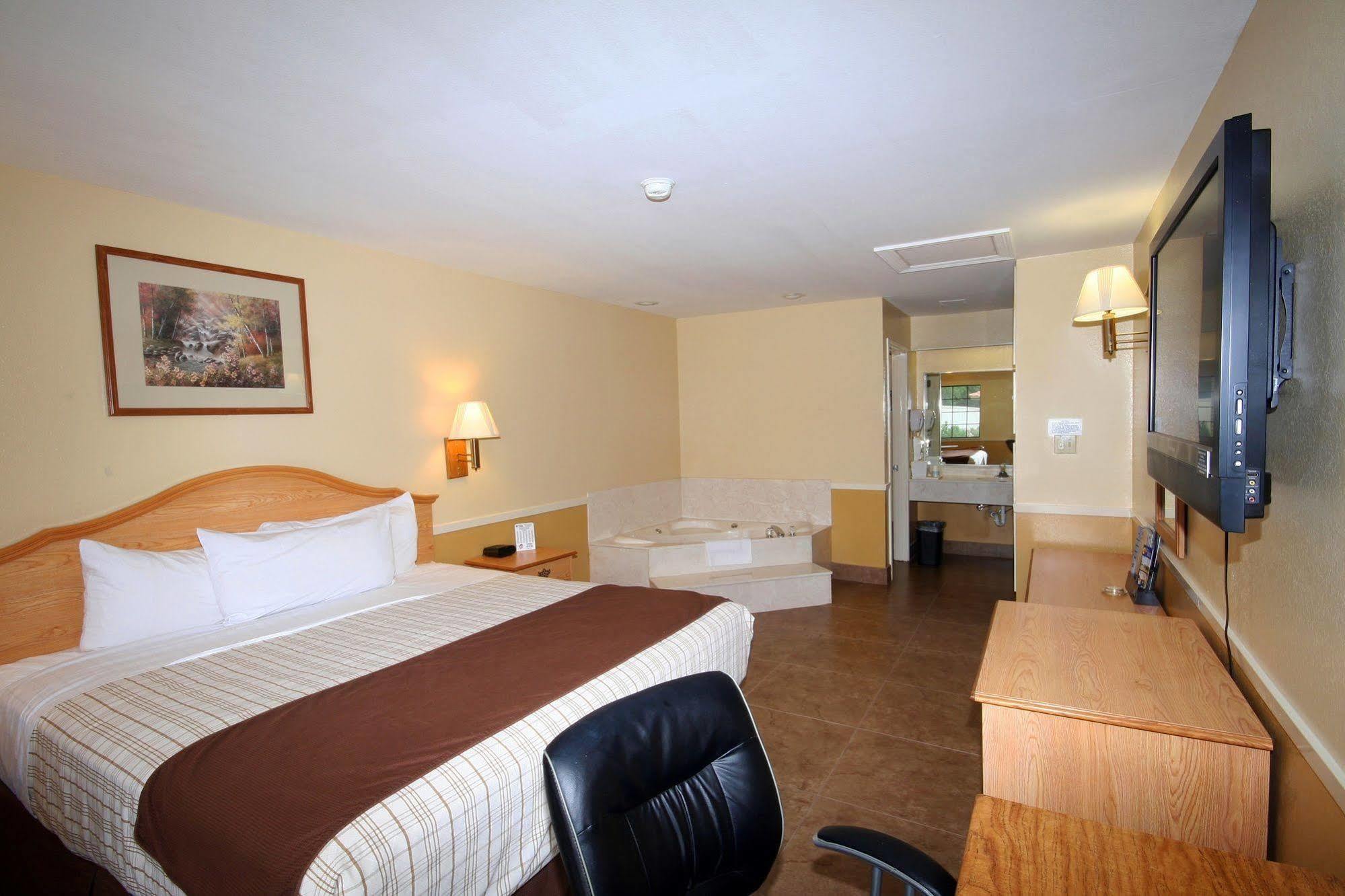 Edinburg Executive Inn Екстер'єр фото